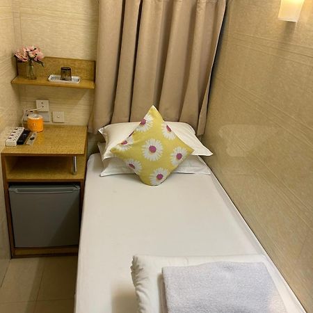 Holiday Guest House Хонконг Екстериор снимка