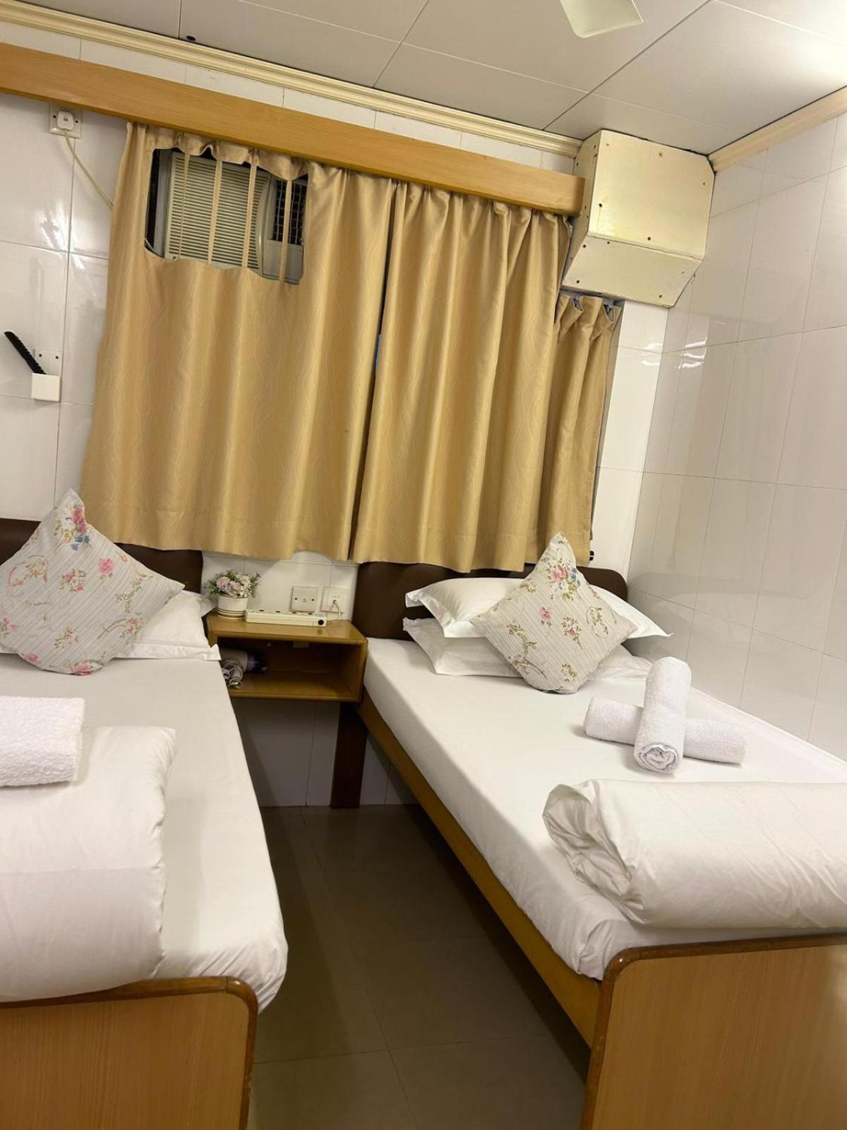 Holiday Guest House Хонконг Екстериор снимка