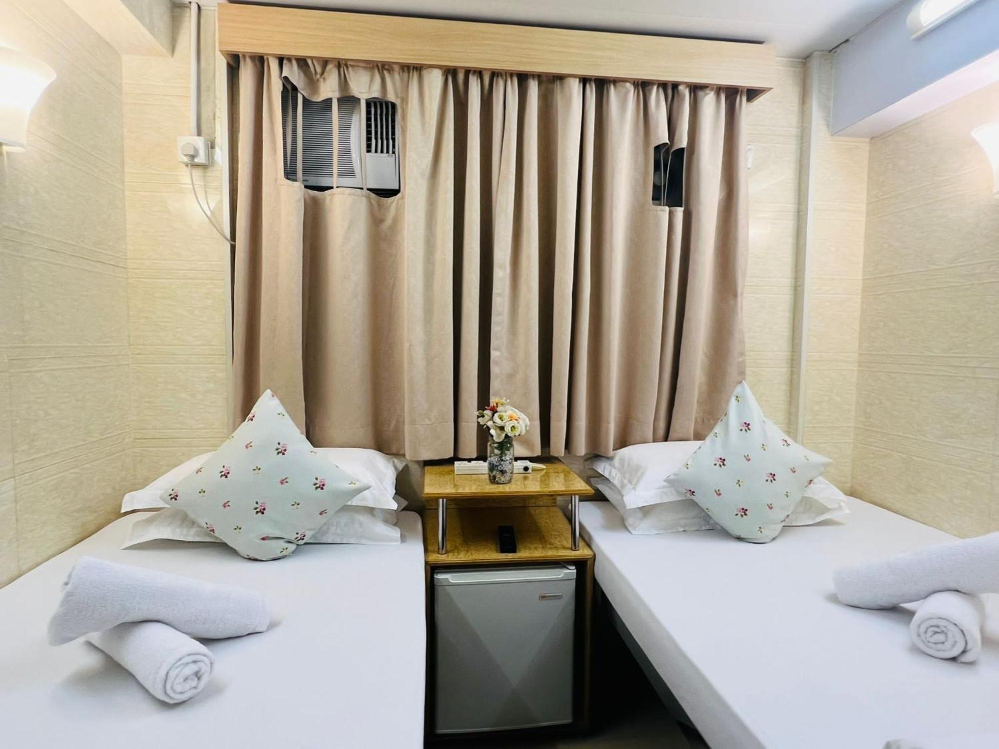 Holiday Guest House Хонконг Екстериор снимка