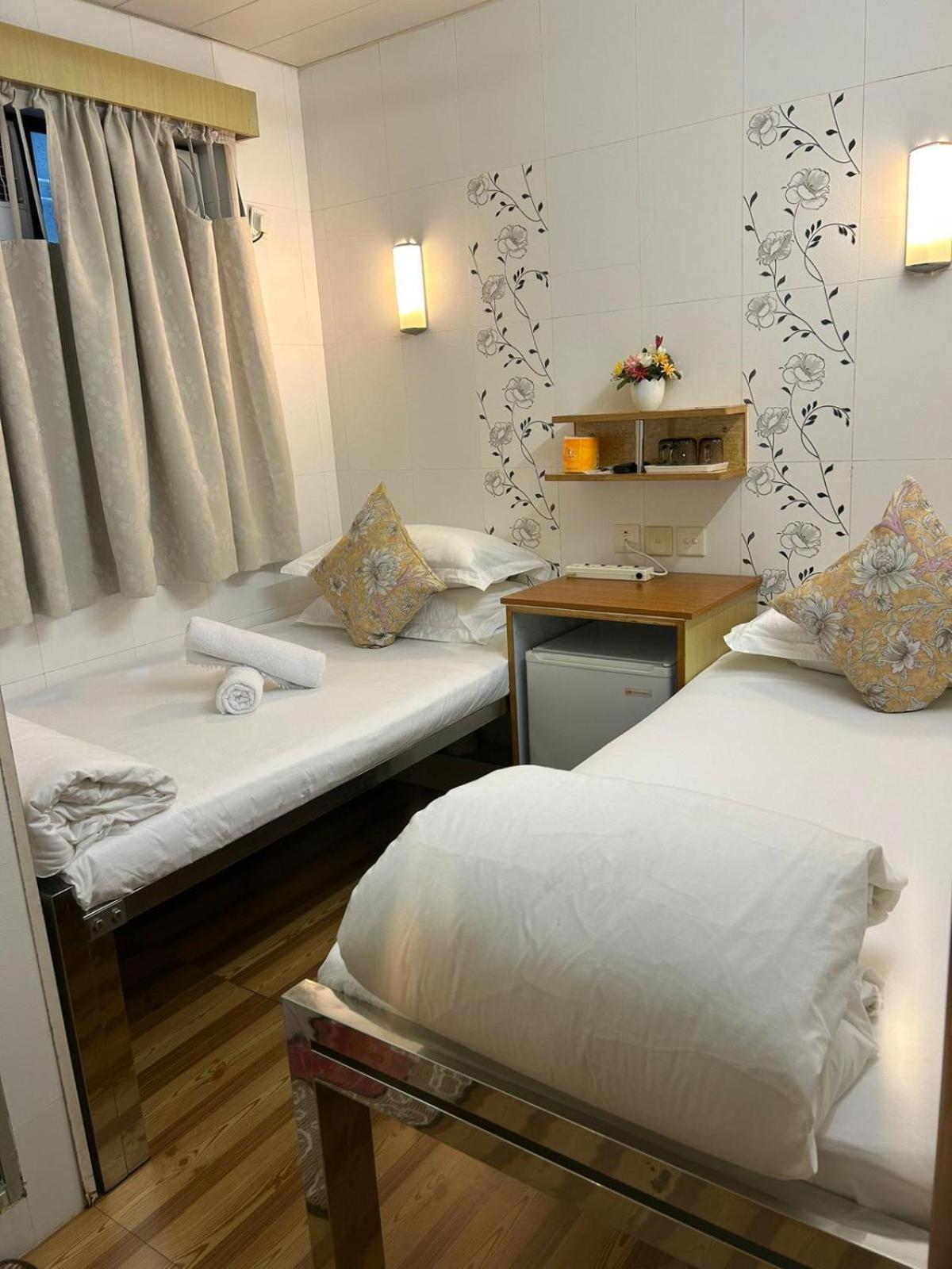 Holiday Guest House Хонконг Екстериор снимка
