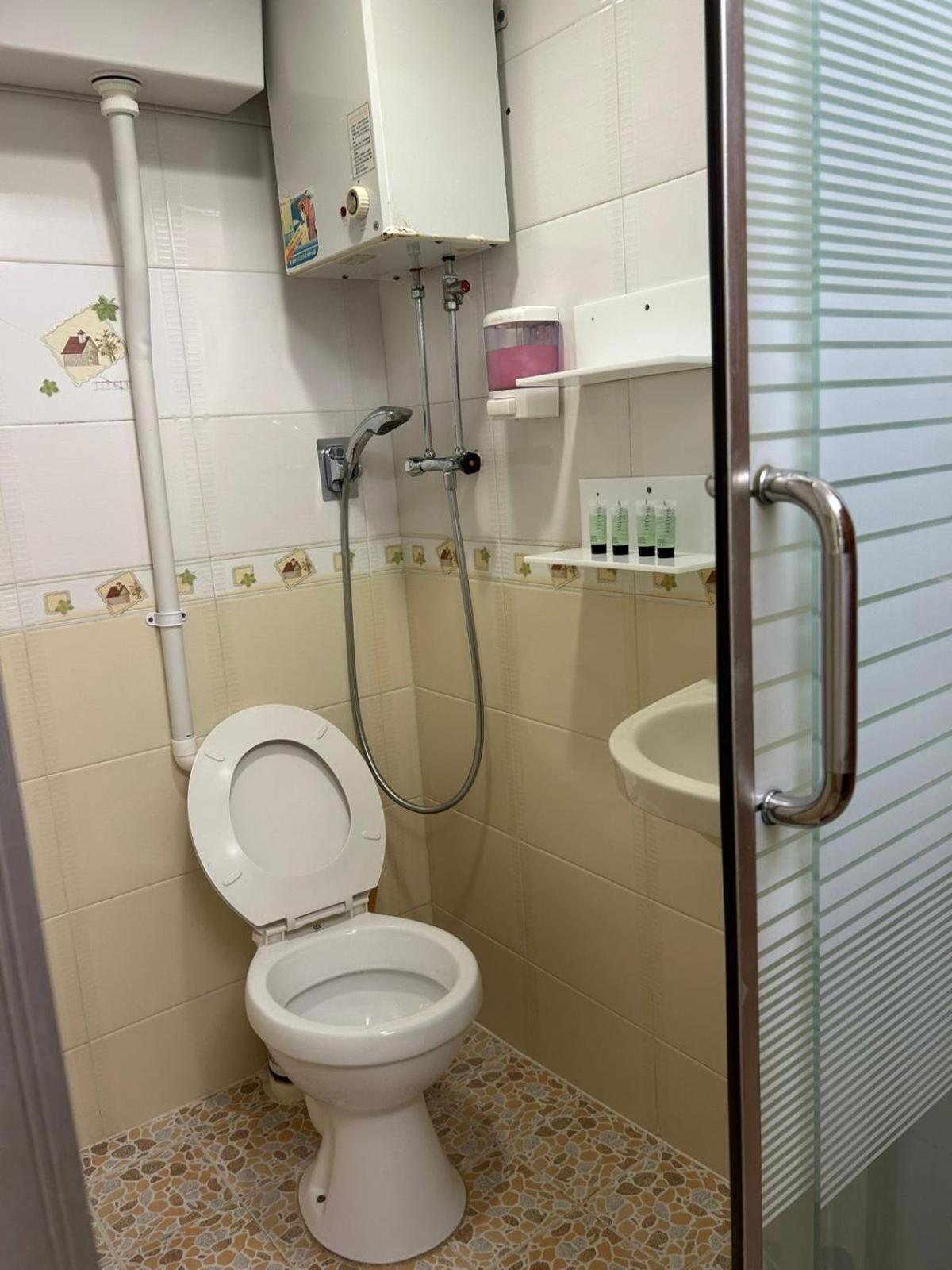 Holiday Guest House Хонконг Екстериор снимка