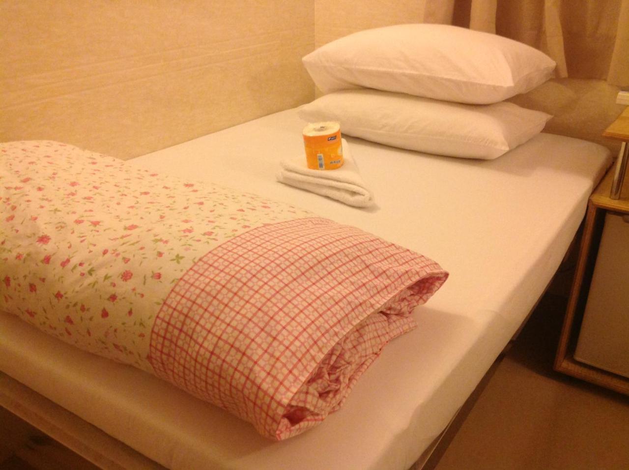 Holiday Guest House Хонконг Екстериор снимка