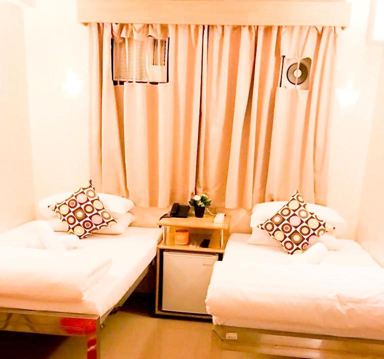 Holiday Guest House Хонконг Екстериор снимка