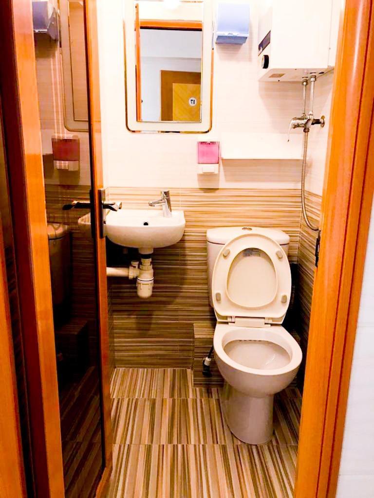 Holiday Guest House Хонконг Екстериор снимка