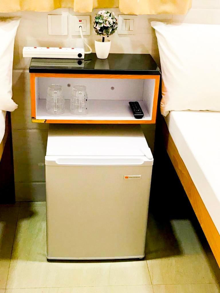 Holiday Guest House Хонконг Екстериор снимка