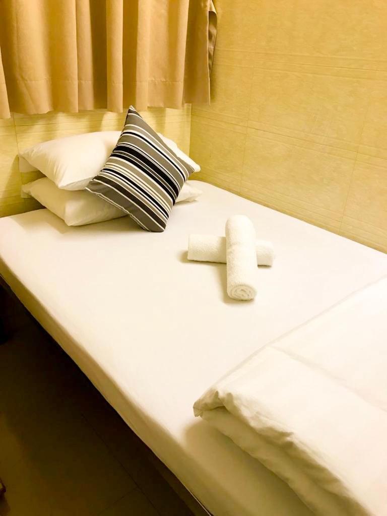 Holiday Guest House Хонконг Екстериор снимка